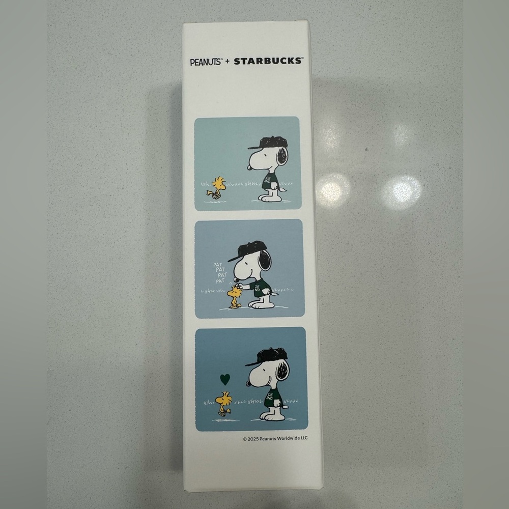 Starbucks Peanuts Snoopy Water Bottle - Picture 3 of 3